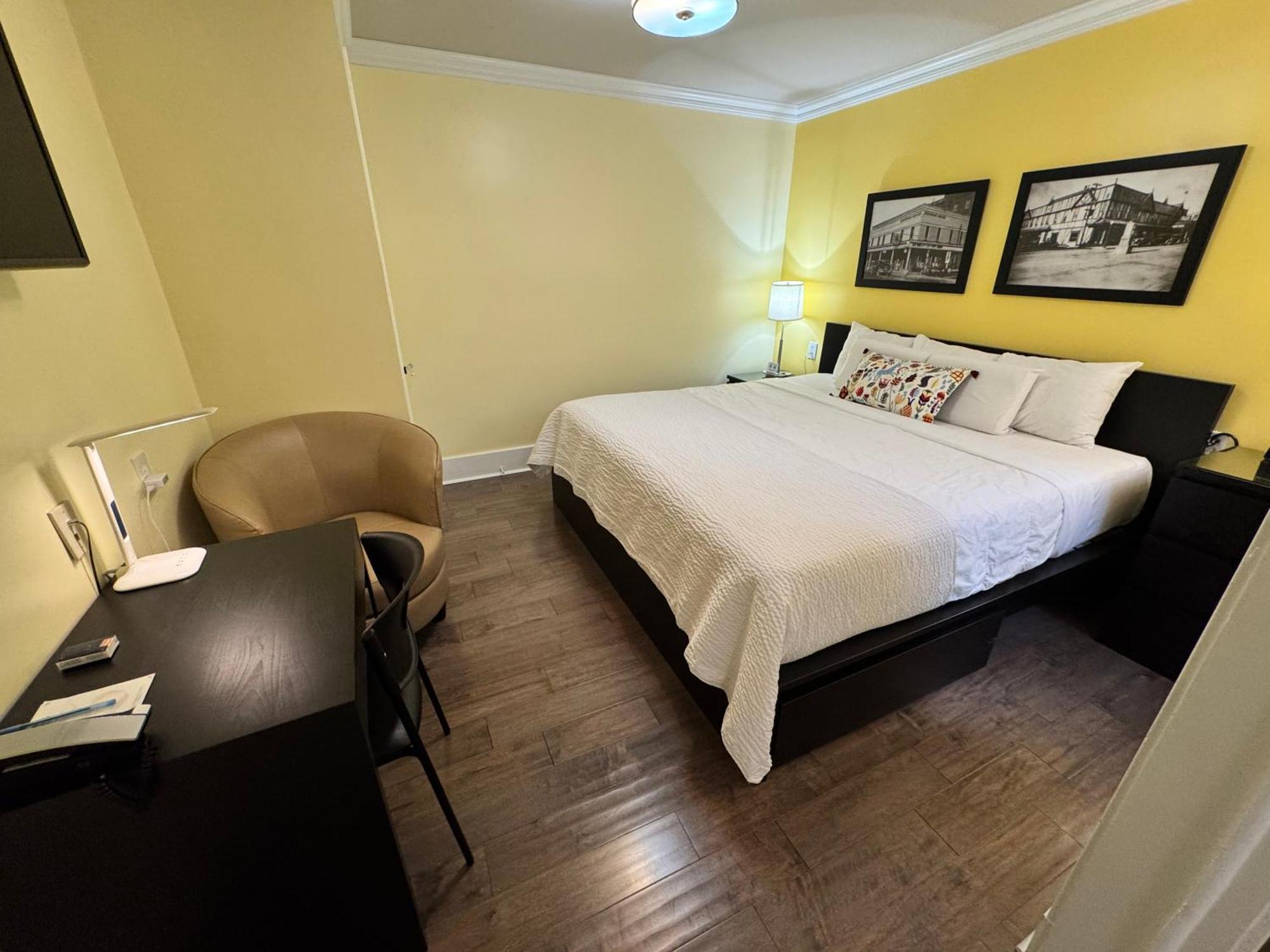 The Sherman Inn ベイツビル エクステリア 写真