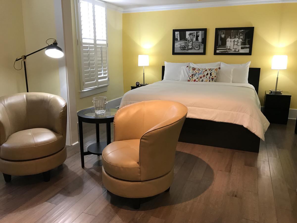 The Sherman Inn ベイツビル エクステリア 写真