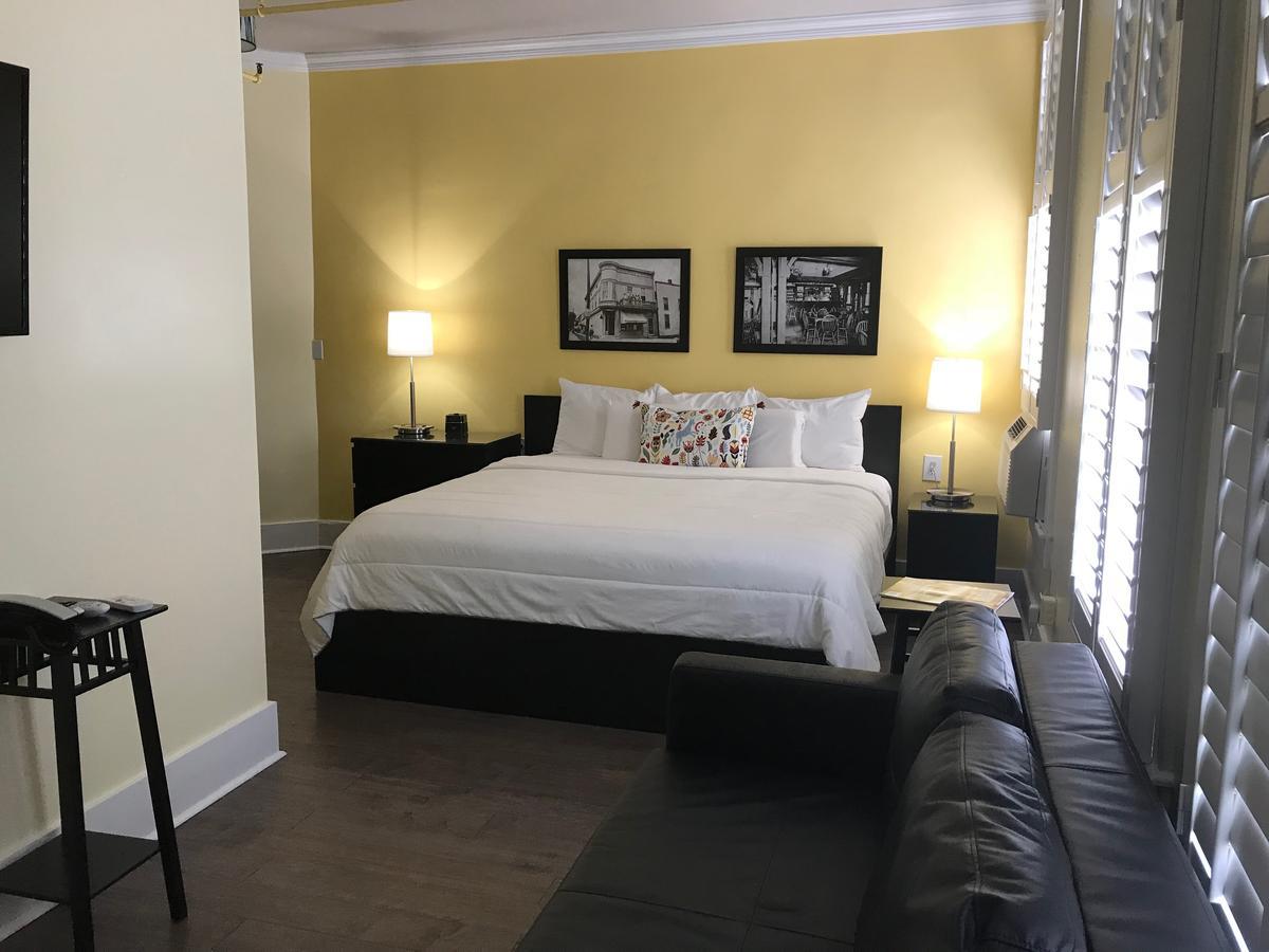 The Sherman Inn ベイツビル エクステリア 写真